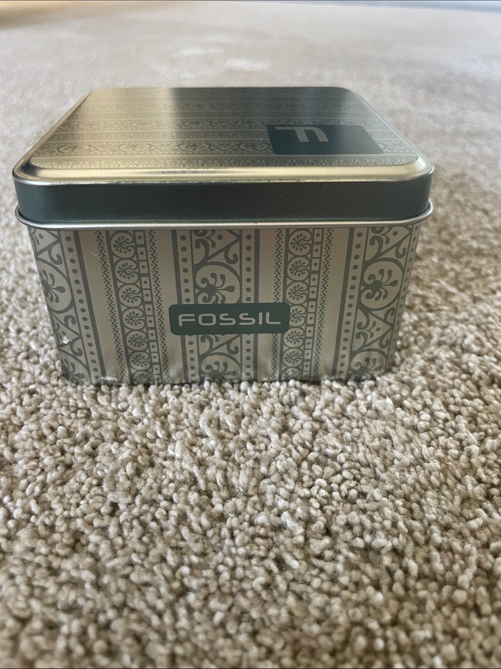 Fossil Silver Stainless Steel Women's Watch with White Dial with no battery’s - Picture 1 of 2